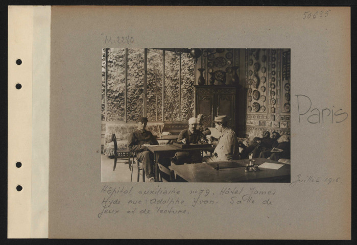 Paris. Hôpital auxiliaire numéro 79. Hôtel James Hyde, rue Adolphe Yvon. Salle de jeux et de lecture