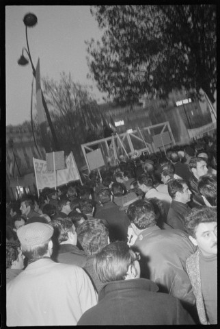 Manifestation contre Dassault devant « Jours de France »