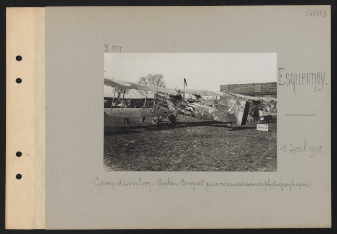 Esquennoy. Camp d'aviation. Biplan Bréguet pour reconnaissance photographique
