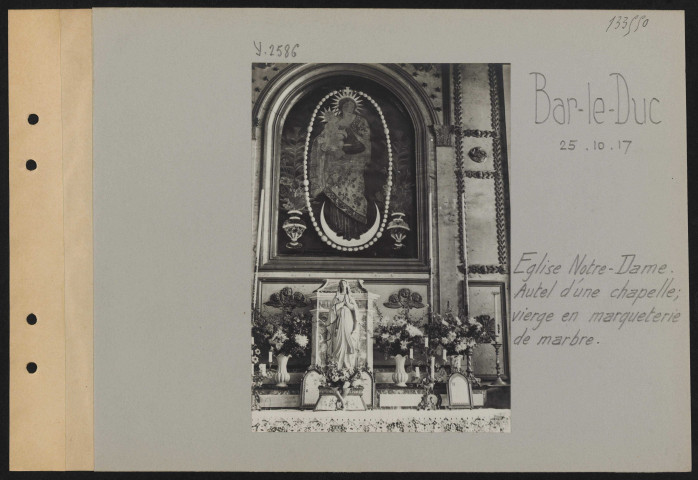 Bar-le-Duc. Église Notre-Dame. Autel d'une chapelle ; vierge en marqueterie de marbre