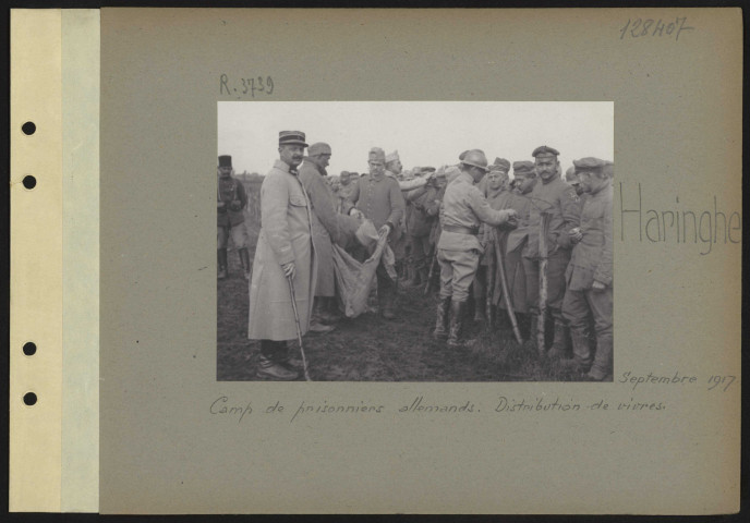Haringhe. Camp de prisonniers allemands. Distribution de vivres