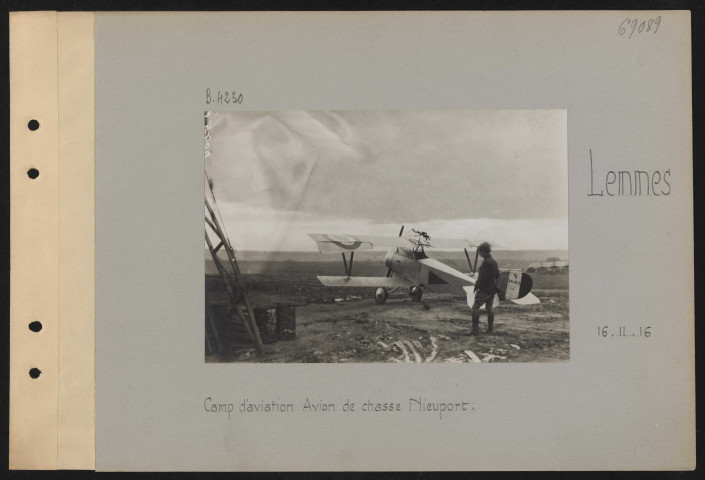 Lemmes. Camp d'aviation. Avion de chasse Nieuport