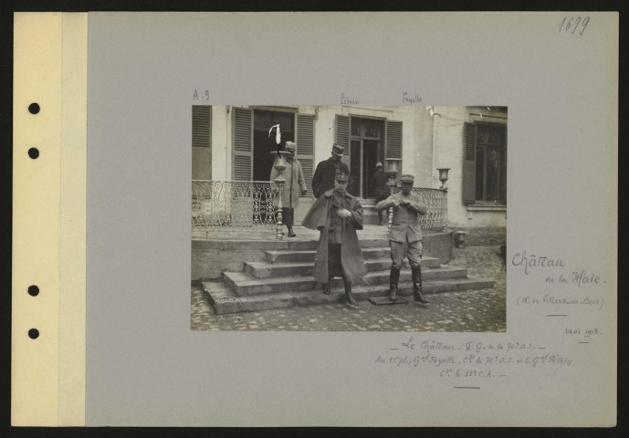 Château de la Haie (nord de Villers-au-Bois). Le château. QG de la 70e DI. Au premier plan, le général Fayolle commandant la 70e DI et le général Pétain commandant le 33e CA