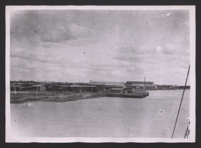 Sibérie. Vue d'Economija à Arkhangelsk. Quais en bois