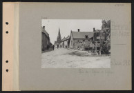 Berneuil-sur-Aisne. Rue de l'église et l'église