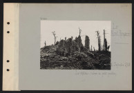 Le Mont-Renaud. Le château : ruines du petit pavillon