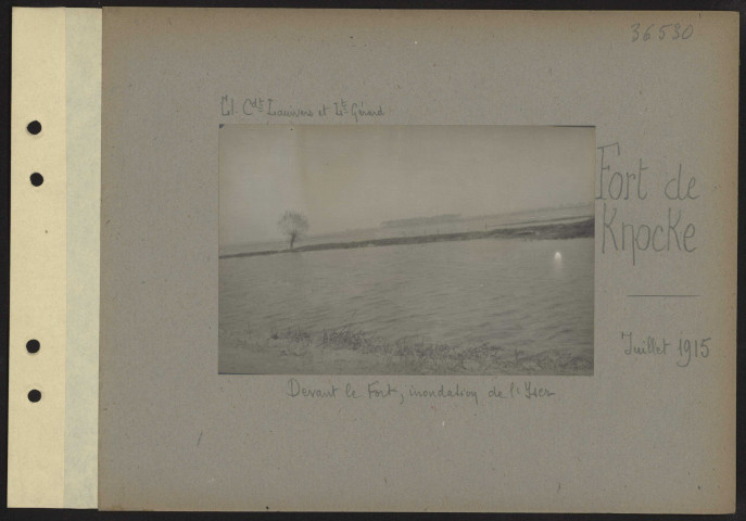 Fort de Knocke. Devant le fort, inondation de l'Yser