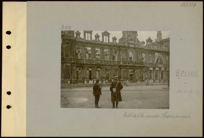 Reims. Hôtel de ville incendié. Façade principale