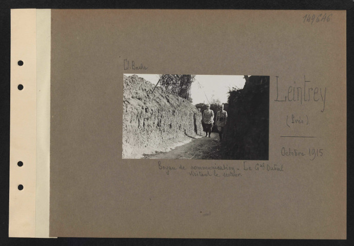 Leintrey (près). Boyau de communication. Le général Dubail visitant le secteur