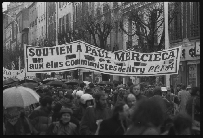 Manifestation de soutien à Paul Mercieca, maire de Vitry