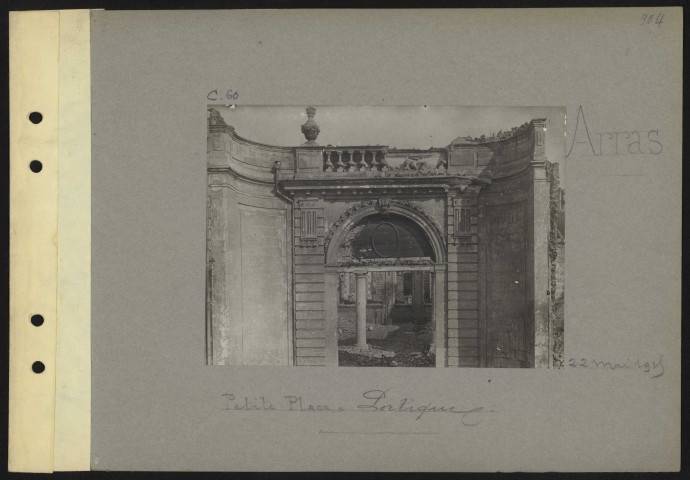 Arras. Petite Place. Portique
