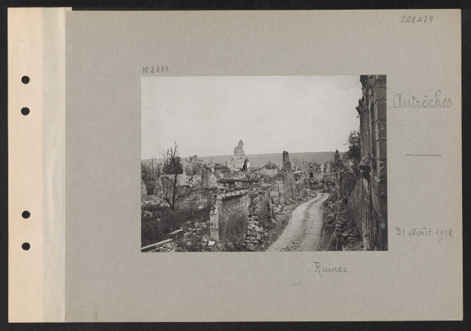 Autrêches. Ruines