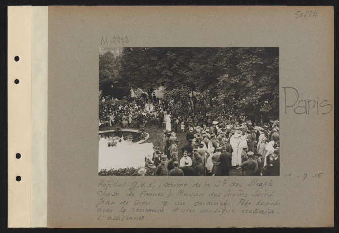 Paris. Hôpital V.g.5 (œuvre de la Société des Steaple Chase de France). Maison des frères Saint-Jean-de-Dieu, 17 rue Oudinot. Fête donnée avec le concours d'une musique écossaise. L'assistance