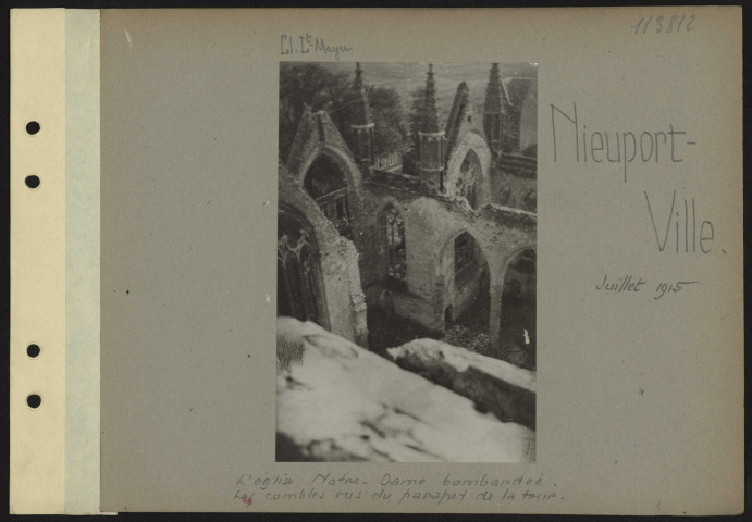 Nieuport-Ville. L'église Notre-Dame bombardée. Les combles vus du parapet de la tour