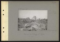 Curlu. Un coin du village et l'église