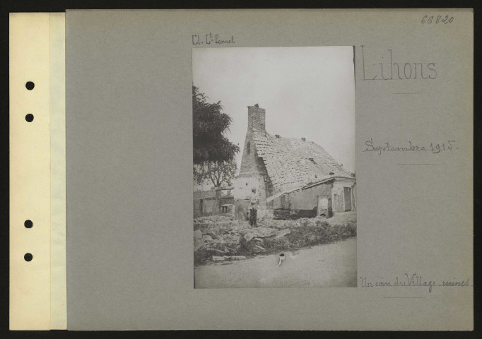 Lihons. Un coin du village. Ruines
