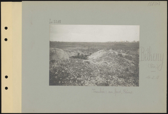 Bétheny (près). Tranchée : au fonds, Reims