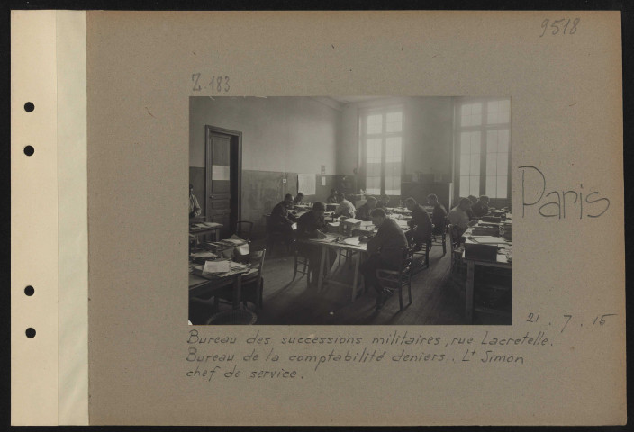 Paris. Bureau des successions militaires, rue Lacretelle. Bureau de la comptabilité deniers. Lieutenant Simon chef de service