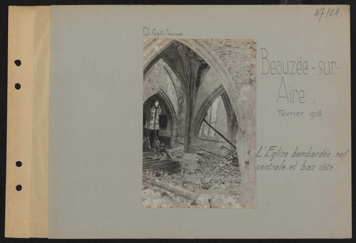 Beauzée-sur-Aire. L'église bombardée ; nef centrale et bas-côté