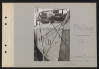 Ricquebourg (près de). Avion allemand Rumpler numéro 4 ayant atterri dans nos lignes : la mitrailleuse