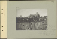 Soissons. Partie de la ville, prise de l'Hôtel de ville. Au fond, la cathédrale (à droite) et Saint-Jean-des-Vignes (à gauche)