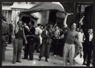 Marseille, insurrection du 21 août 1944. La Préfecture est prise. Pour la première fois depuis quatre ans, le drapeau tricolore flotte librement dans les rues de Marseille