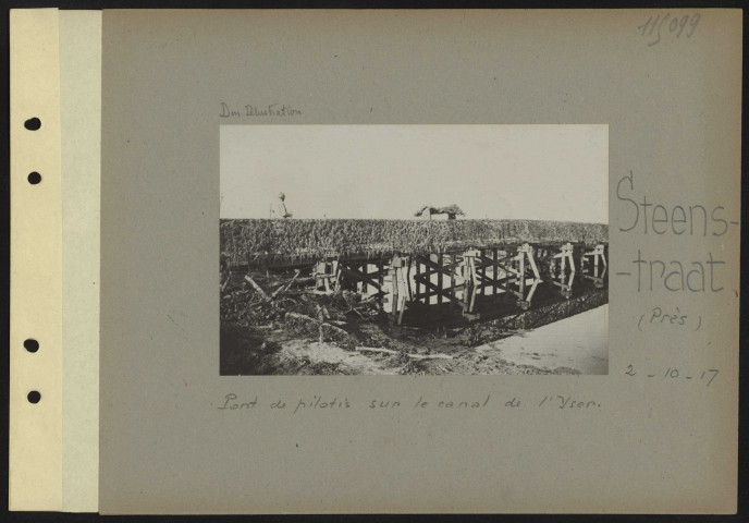 Steenstraat (près). Pont de pilotis sur le canal de l'Yser