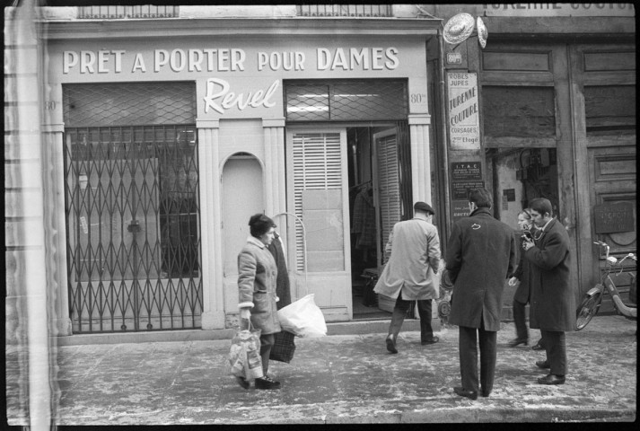 Élie Kagan. Scènes de rue et boutiques à Paris