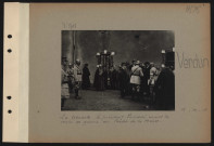 Verdun. La citadelle. Le président Poincaré remet la croix de guerre au préfet de la Meuse