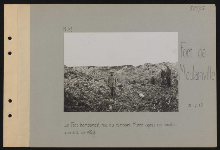 Fort de Moulainville. Le fort bombardé ; rue du rempart nord après un bombardement de 420