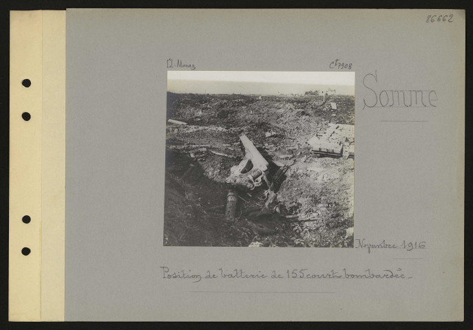 Somme. Position de batterie de 155 court bombardée