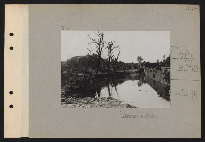 Conchy-les-Pots. L'abreuvoir et ses abords