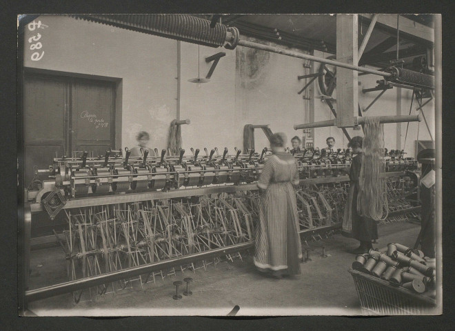 Fabrique de fils à coudre à Charenton (Seine)