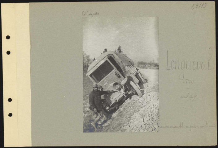 Longueval. Camion automobile en panne sur la route