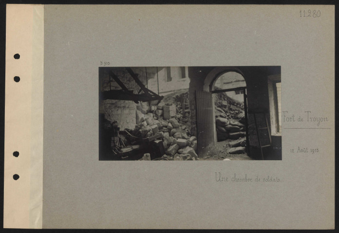 Fort de Troyon. Une chambre de soldats