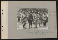Belloy (plateau de). Officiers du 154e RI devant le PC du bataillon qui a enlevé la ferme de Bauchemont et le bois de Belloy