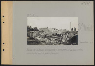 Saint-Mihiel. Bords de la Meuse bombardés, le pont détruit et passerelles construites par le génie français