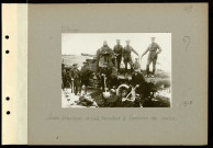 [S.l.]. Soldats britanniques et civils travaillant à l'entretien des routes