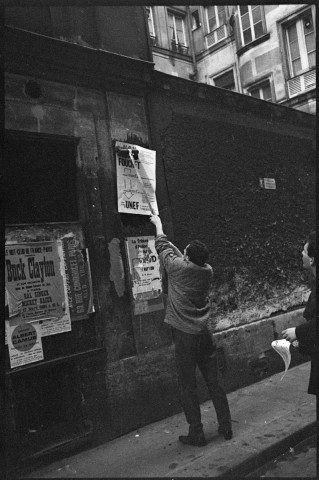 Affiches de l'UNEF : « Non au plan Fouchet ». Répétitions au théâtre d'Aubervilliers avec Pierre Dac