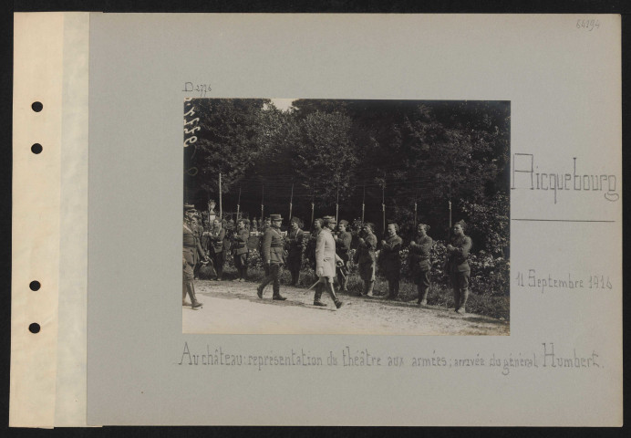 Ricquebourg. Au château : représentation du théâtre aux armées : arrivée du général Humbert