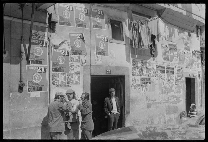 Scènes de rue au Portugal. Réunion de Témoignage chrétien. Réunion avec Álvaro Cunhal