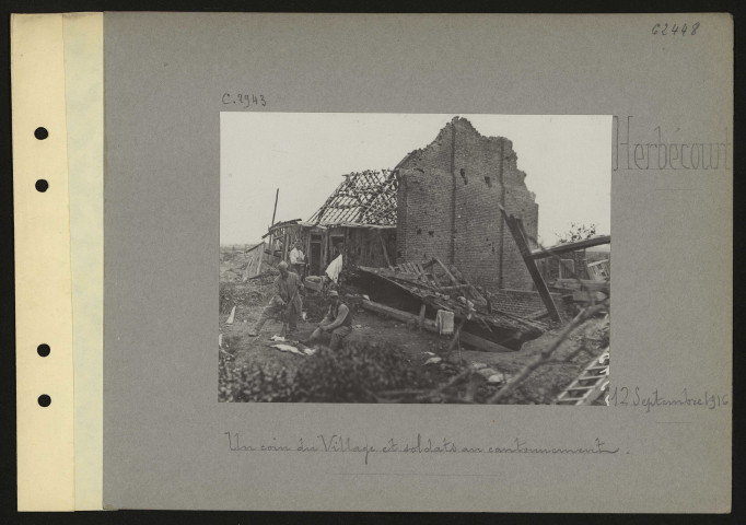 Herbécourt. Un coin du village et soldats au cantonnement