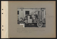 Paris. Maison Bréguet rue Didot. Automobile photo-électrique avec projecteur de 90 centimètres Bréguet modèle 1909