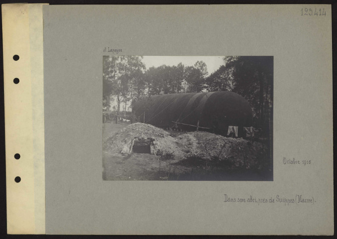 Suippes (près de) (Marne). Ballons captifs "Saucisses" dans son abri