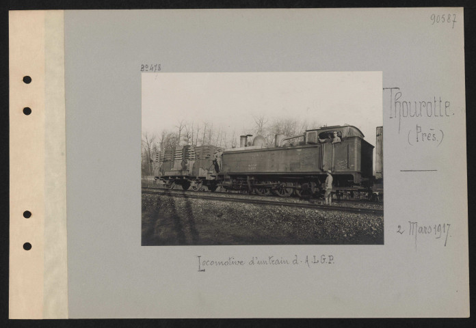 Thourotte (près). Locomotive d'un train d'ALGP