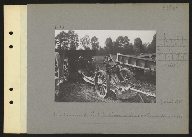 La Neuville-Sire-Bernard (près). Parc d'équipage du groupe d'armée du nord. Canons et obusiers allemands capturés