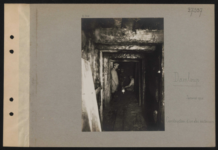 Damloup. Construction d'un abri souterrain