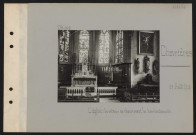 Chevrières. L'église : les vitraux du chœur avant les bombardements