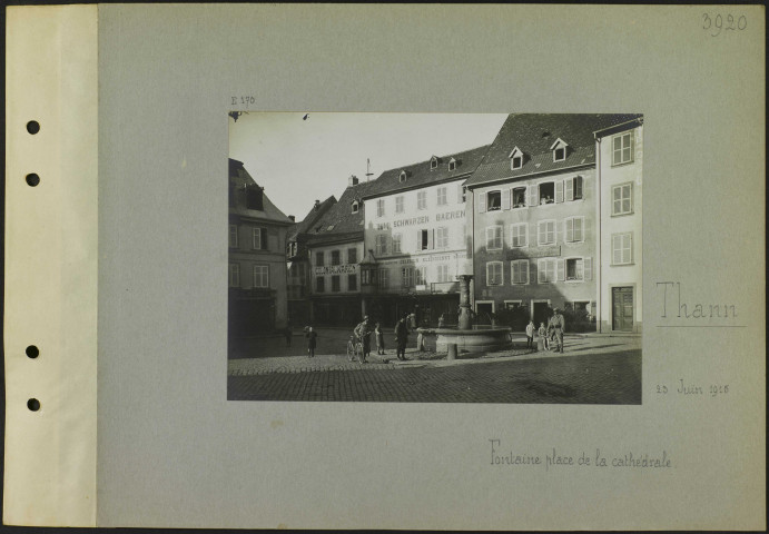 Thann. Fontaine place de la Cathédrale