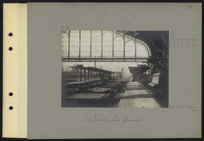 Arras. La gare. Les quais